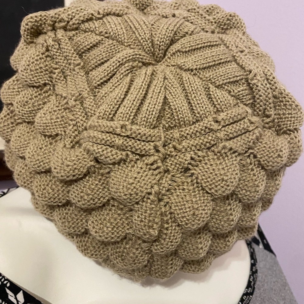 Chunky Knit Tan Women's Hat - Picture 5 of 7